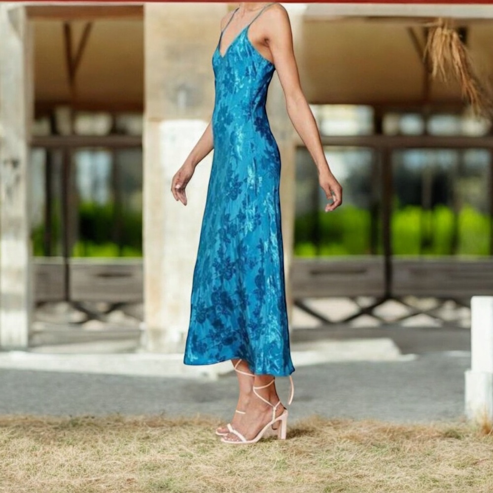 Lulus All For Love Blue Floral‎ Jacquard Midi Slip Dress